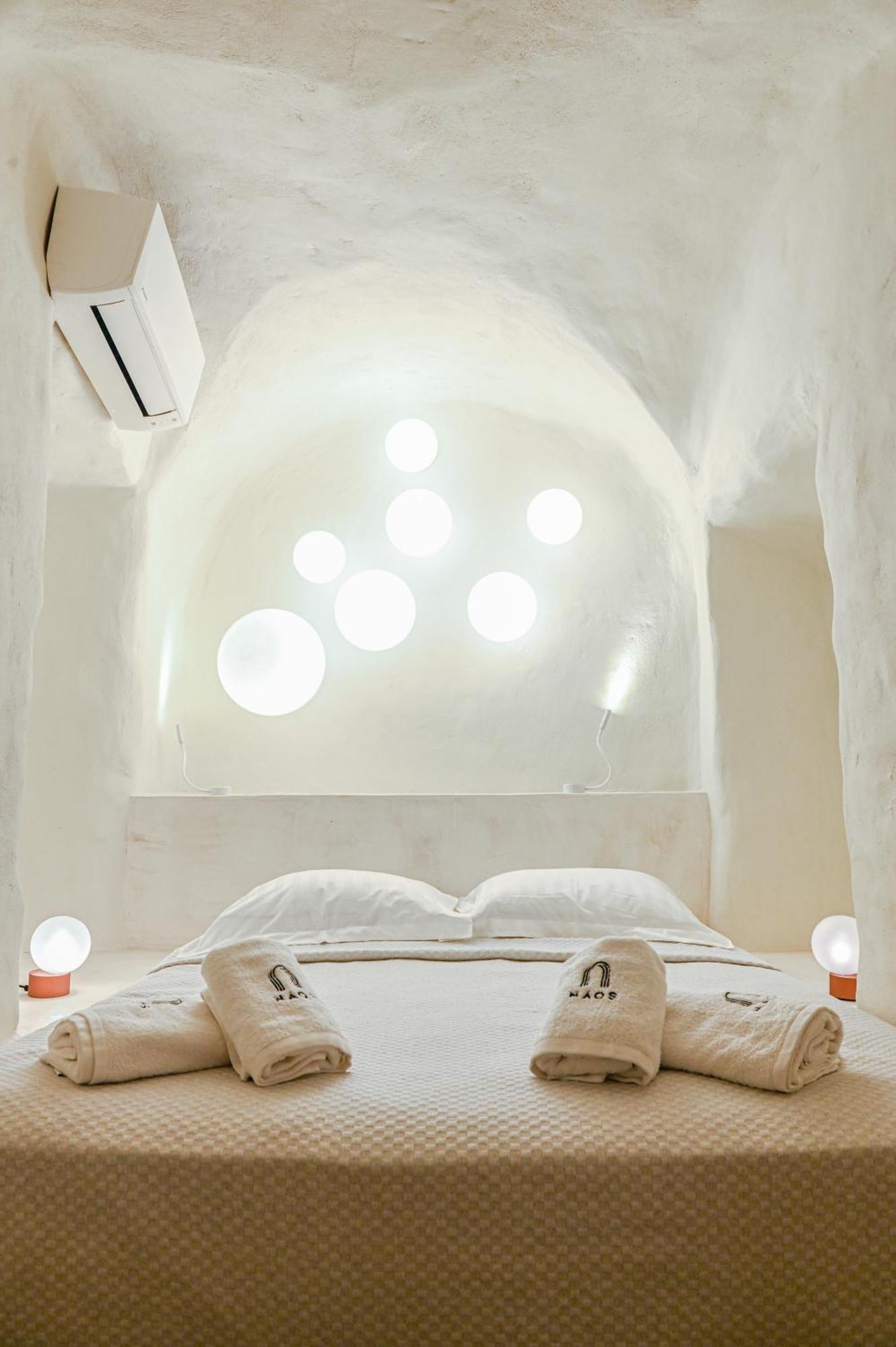 Naos Suites Vóthon 外观 照片